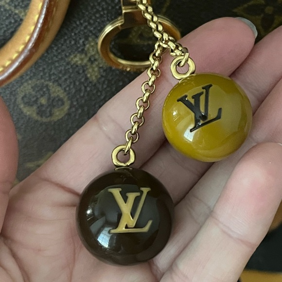 Louis Vuitton Jack and Lucie Charm - Picture 9 of 16